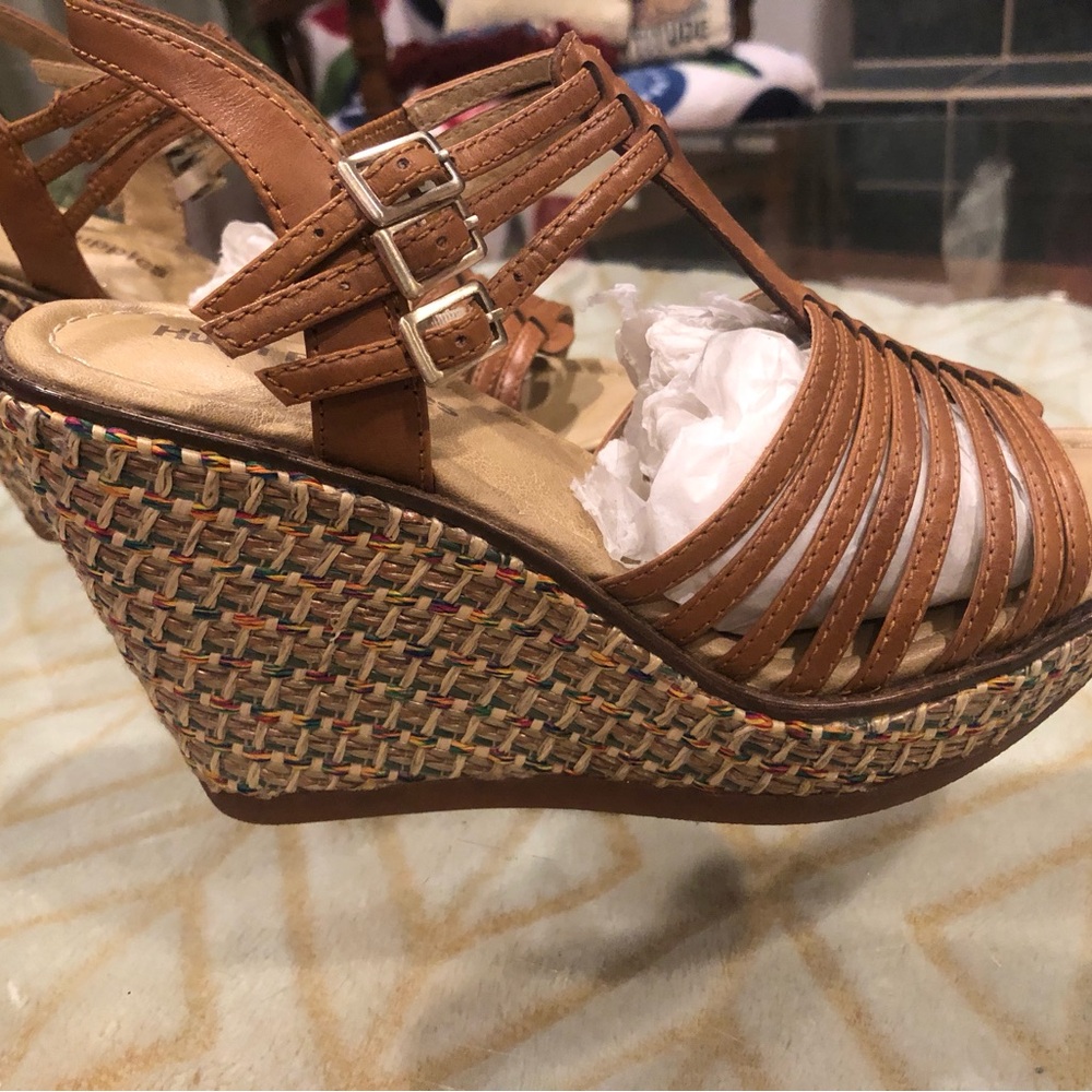 NWOT Hush Puppies Tan Leather Platform Wedge Sandals Multicolor Base